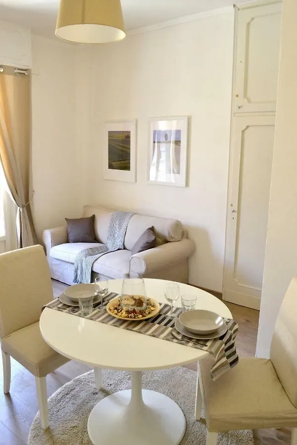 Modarno Exclusive Apartments Florença 0*,  Itália