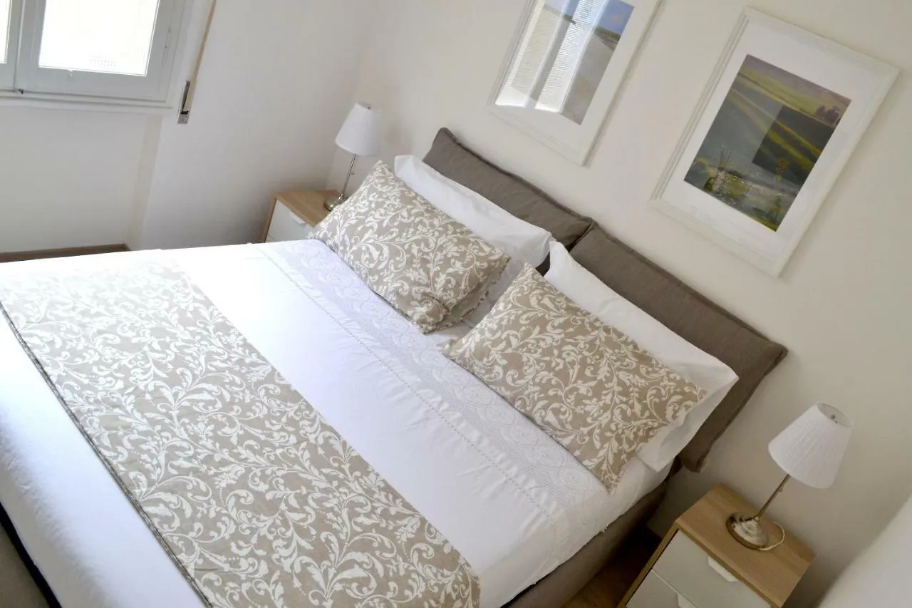 Modarno Exclusive Apartments Florença 0*,